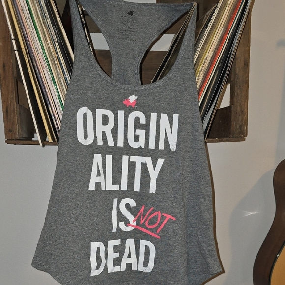 Glamour Kills Gray Cut Out Tank Top - Picture 1 of 4